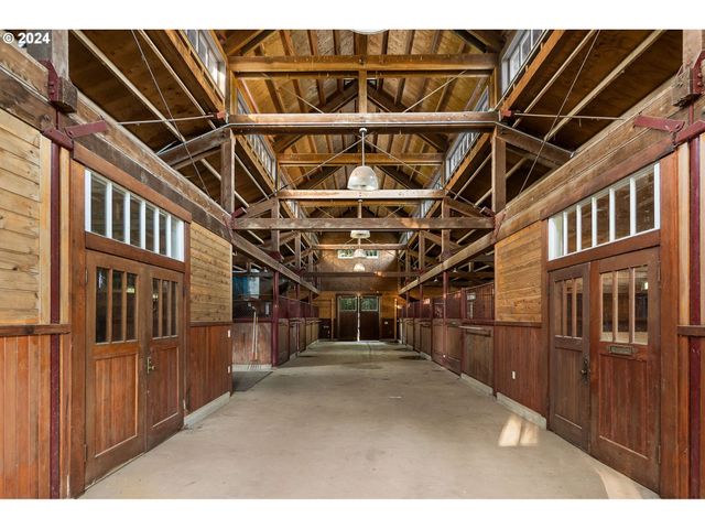 30000 Sw 35TH Dr, Wilsonville, OR 97070