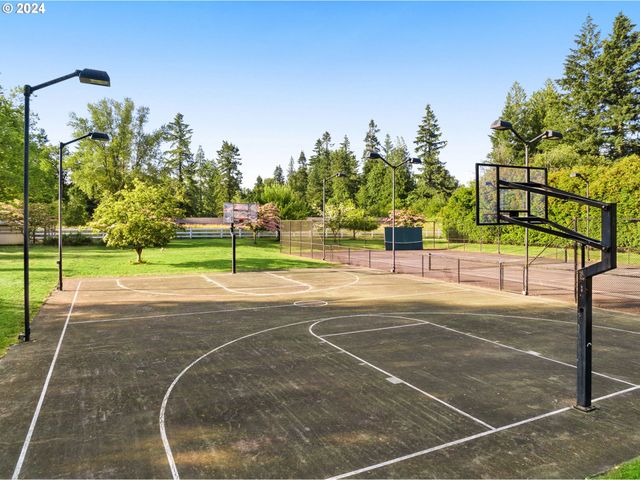 30000 Sw 35TH Dr, Wilsonville, OR 97070