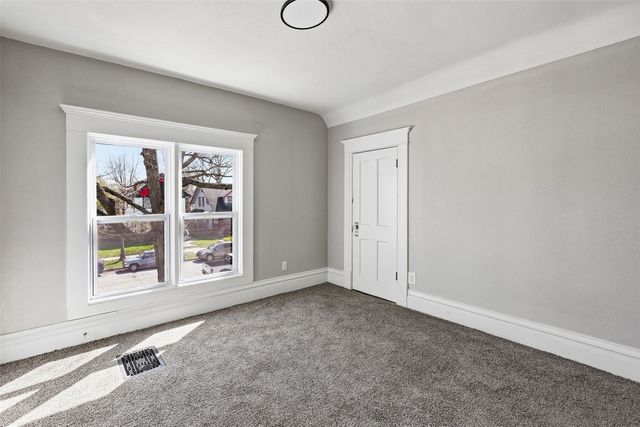 1516 6th Avenue SE, Cedar Rapids, IA 52403