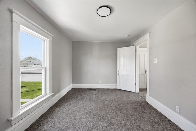1516 6th Avenue SE, Cedar Rapids, IA 52403