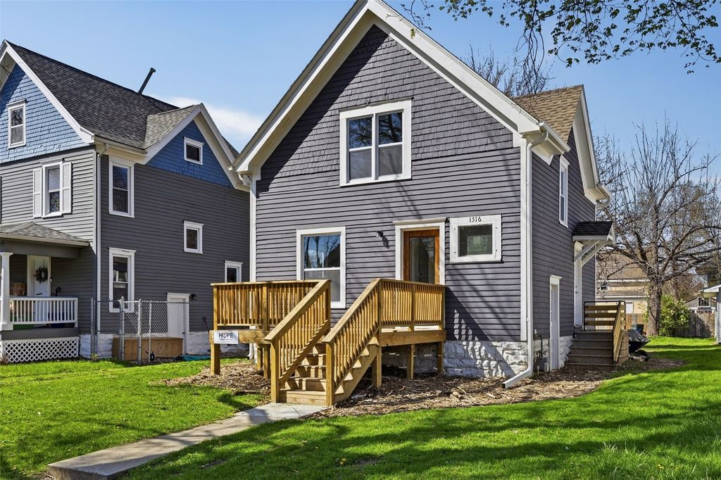 1516 6th Avenue SE, Cedar Rapids, IA 52403