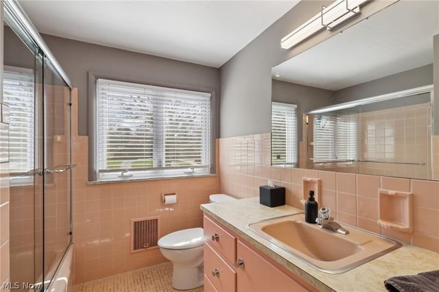 22733 S Woodland Road, Shaker Heights, OH 44122