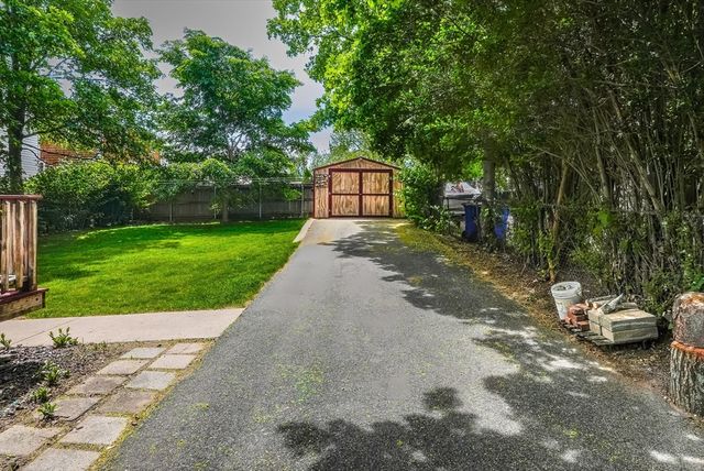217 Brayton Ave, Fall River, MA 02721