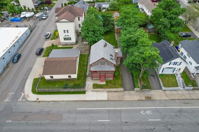217 Brayton Ave, Fall River, MA 02721