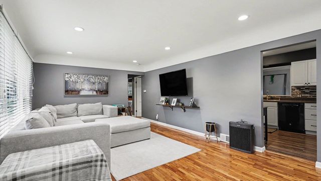 4076 Marlyn Avenue, Saginaw, MI 48603