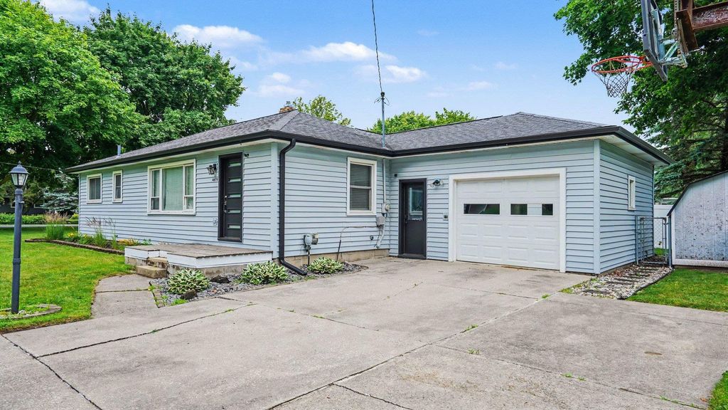 4076 Marlyn Avenue, Saginaw, MI 48603
