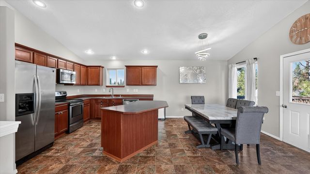 8021 E Central Ave, Spokane, WA 99217