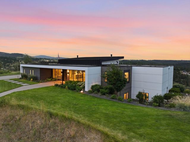 11421 S Elk Run Ln, Spokane, WA 99224
