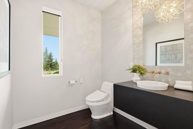 11421 S Elk Run Ln, Spokane, WA 99224