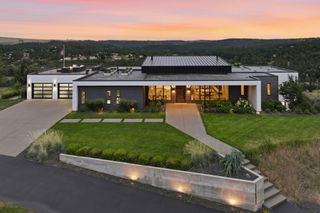 11421 S Elk Run Ln, Spokane, WA 99224