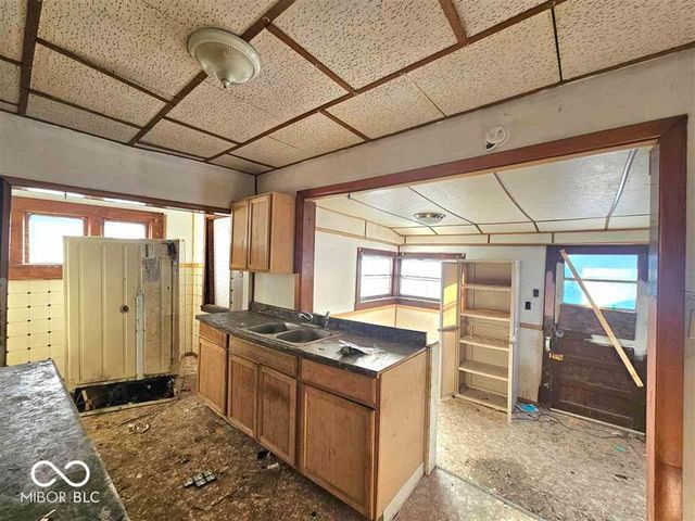143 E School Street, Anderson, IN 46012