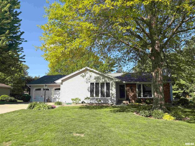 311 WHISPERING OAKS Drive, Germantown Hills, IL 61548