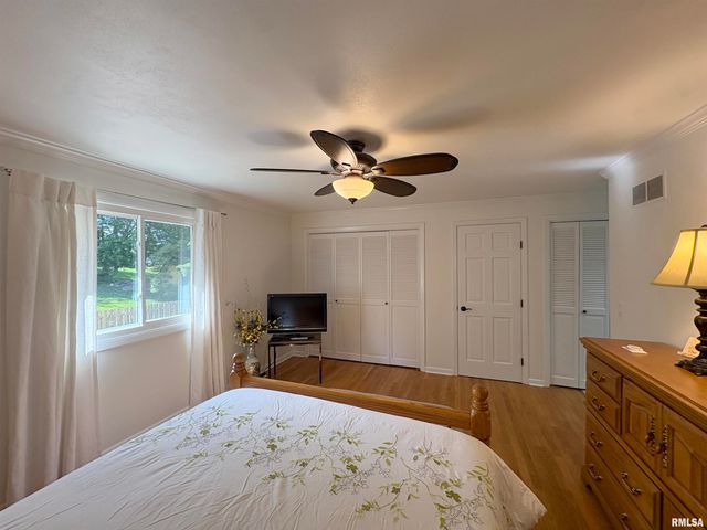 311 WHISPERING OAKS Drive, Germantown Hills, IL 61548