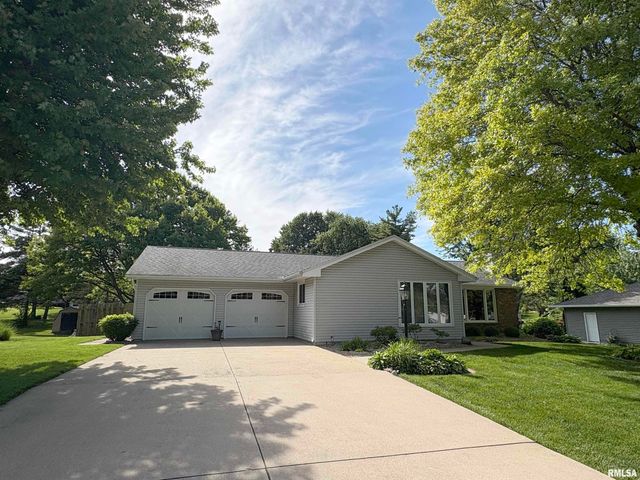 311 WHISPERING OAKS Drive, Germantown Hills, IL 61548