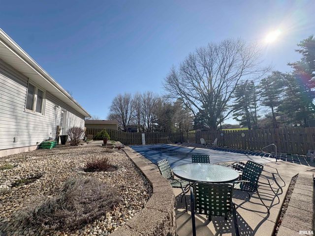 311 WHISPERING OAKS Drive, Germantown Hills, IL 61548