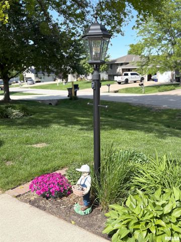 311 WHISPERING OAKS Drive, Germantown Hills, IL 61548