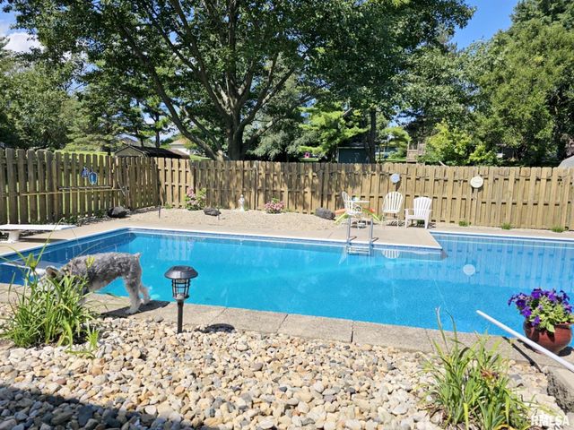 311 WHISPERING OAKS Drive, Germantown Hills, IL 61548