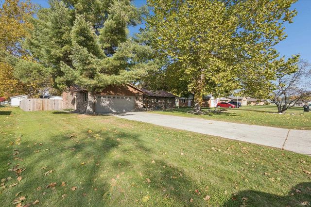 11837 Bowman Drive, Mishawaka, IN 46545