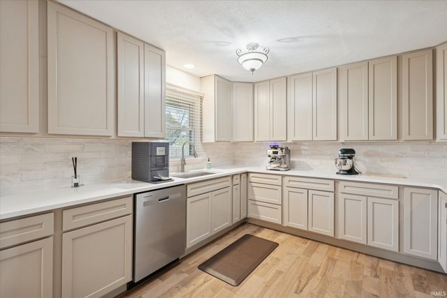 11837 Bowman Drive, Mishawaka, IN 46545