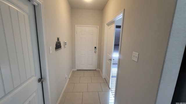 10335 midsummer, Converse, TX 78109