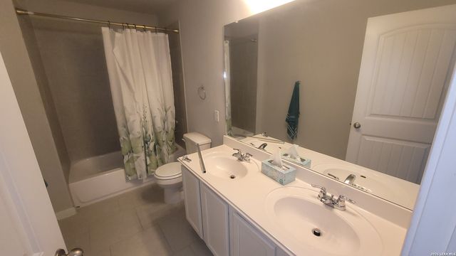 10335 midsummer, Converse, TX 78109