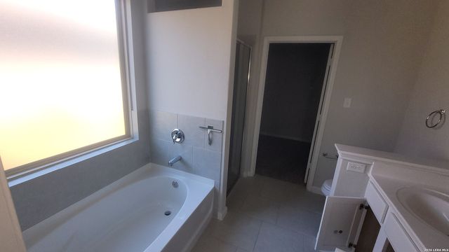 10335 midsummer, Converse, TX 78109