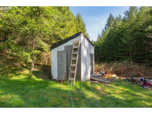 4868 UMPQUA HIGHWAY 99, Drain, OR 97435