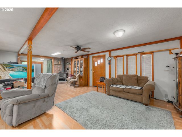 4868 UMPQUA HIGHWAY 99, Drain, OR 97435