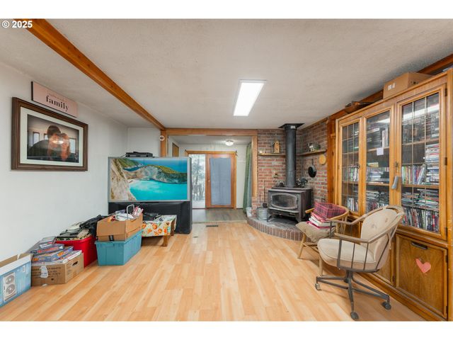 4868 UMPQUA HIGHWAY 99, Drain, OR 97435