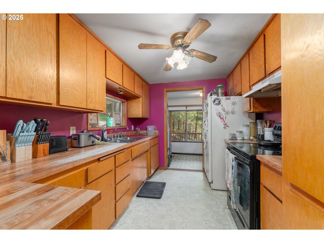 4868 UMPQUA HIGHWAY 99, Drain, OR 97435