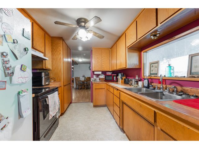 4868 UMPQUA HIGHWAY 99, Drain, OR 97435