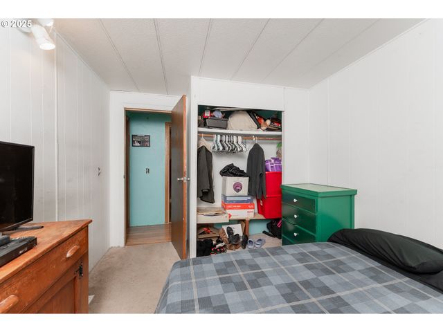 4868 UMPQUA HIGHWAY 99, Drain, OR 97435