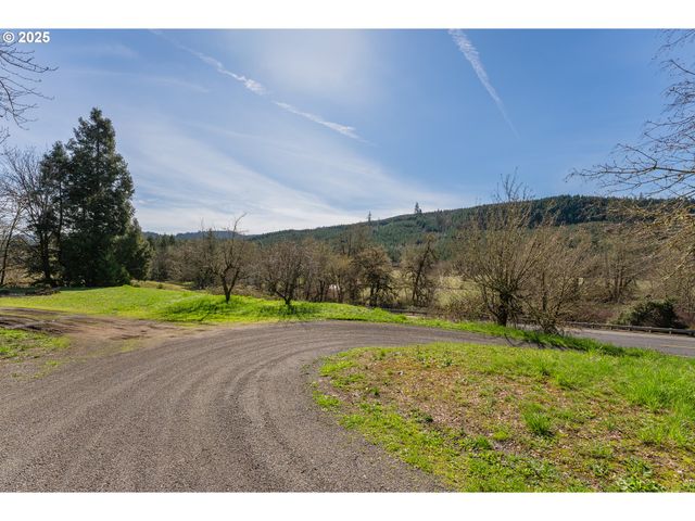 4868 UMPQUA HIGHWAY 99, Drain, OR 97435