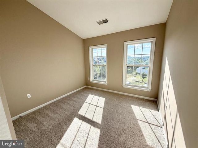 16325 FLOTSAM LN, Woodbridge, VA 22191