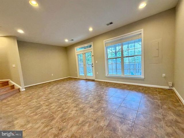 16325 FLOTSAM LN, Woodbridge, VA 22191
