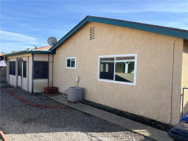 2302 El Grande, Hemet, CA 92545