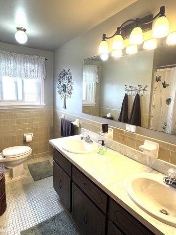 46960 Jans Drive, Chesterfield, MI 48047