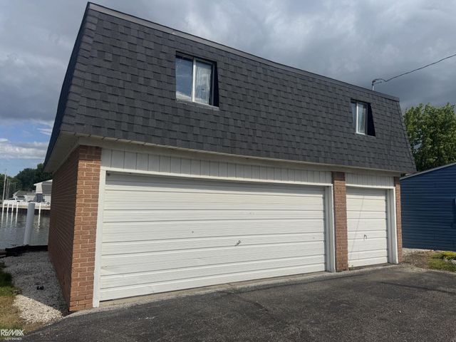 46960 Jans Drive, Chesterfield, MI 48047