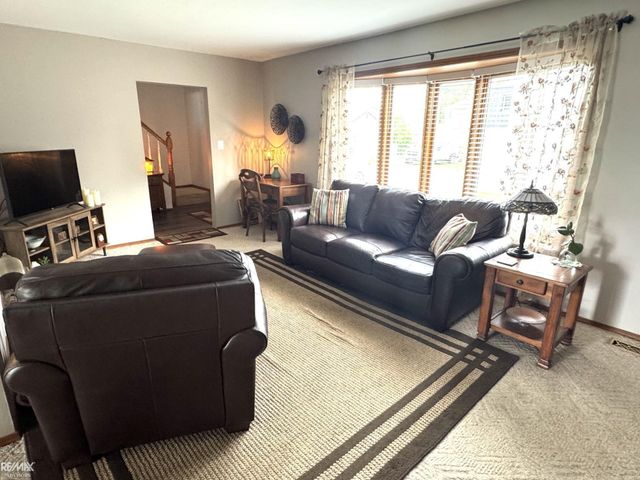 46960 Jans Drive, Chesterfield, MI 48047