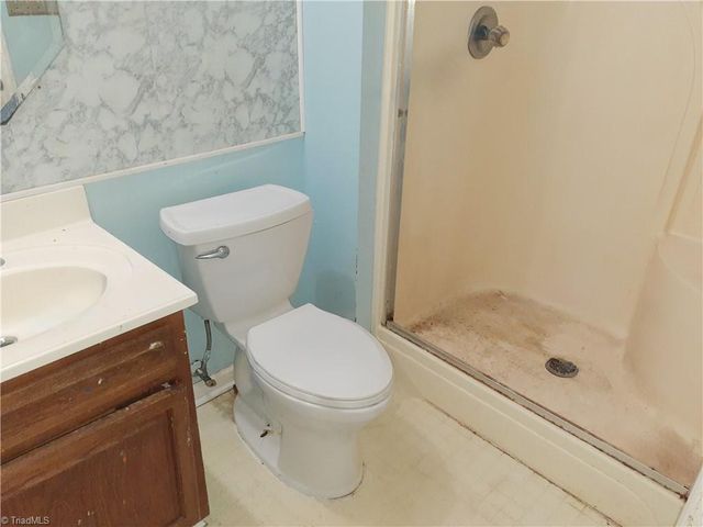 4605 Oak Park Drive, Pfafftown, NC 27040