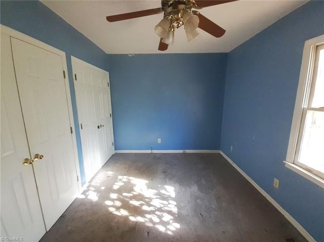 4605 Oak Park Drive, Pfafftown, NC 27040