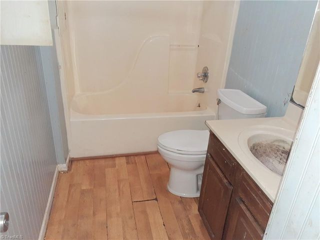 4605 Oak Park Drive, Pfafftown, NC 27040