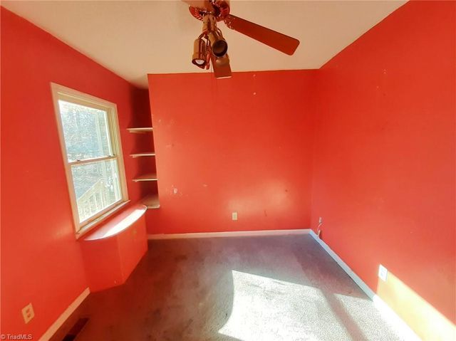 4605 Oak Park Drive, Pfafftown, NC 27040