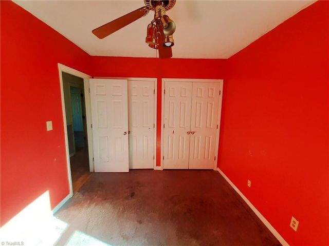 4605 Oak Park Drive, Pfafftown, NC 27040