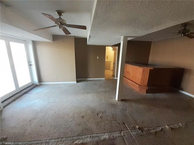 4605 Oak Park Drive, Pfafftown, NC 27040