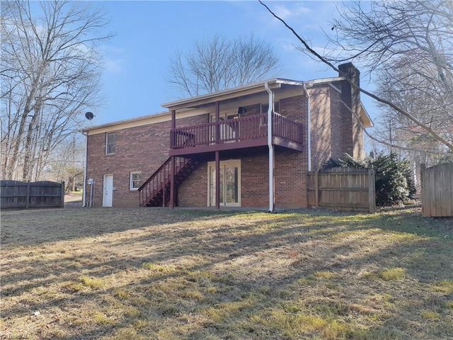 4605 Oak Park Drive, Pfafftown, NC 27040