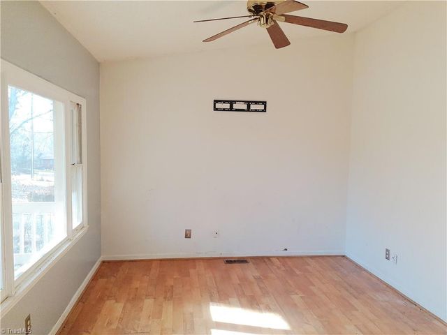 4605 Oak Park Drive, Pfafftown, NC 27040