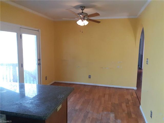 4605 Oak Park Drive, Pfafftown, NC 27040