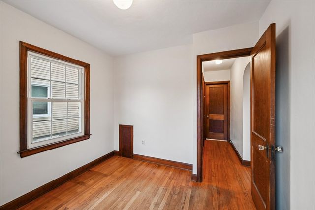 628 33rd Street NE, Cedar Rapids, IA 52402