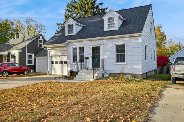 628 33rd Street NE, Cedar Rapids, IA 52402